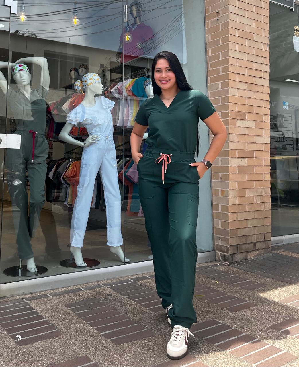 UNIFORME AMOR PROPIO VERDE BOTELLA