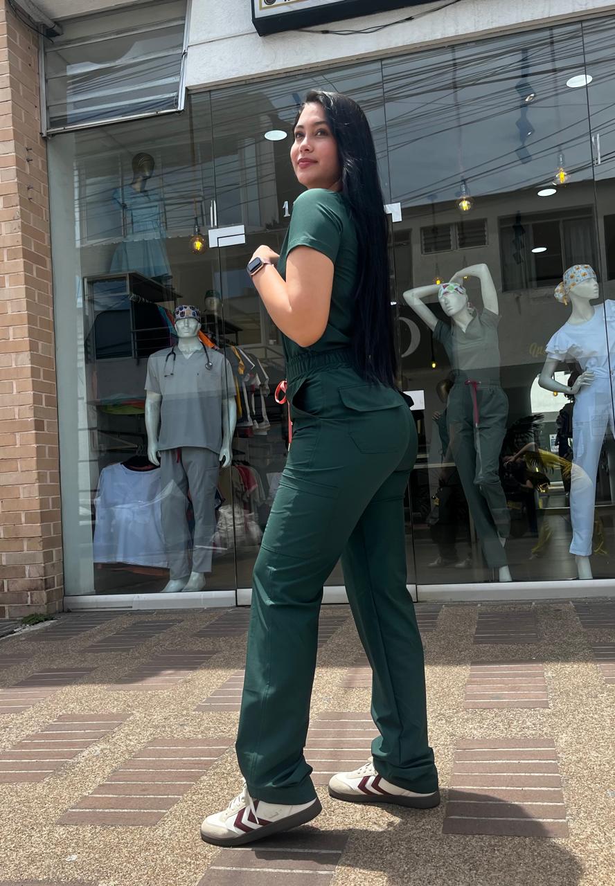 UNIFORME AMOR PROPIO VERDE BOTELLA