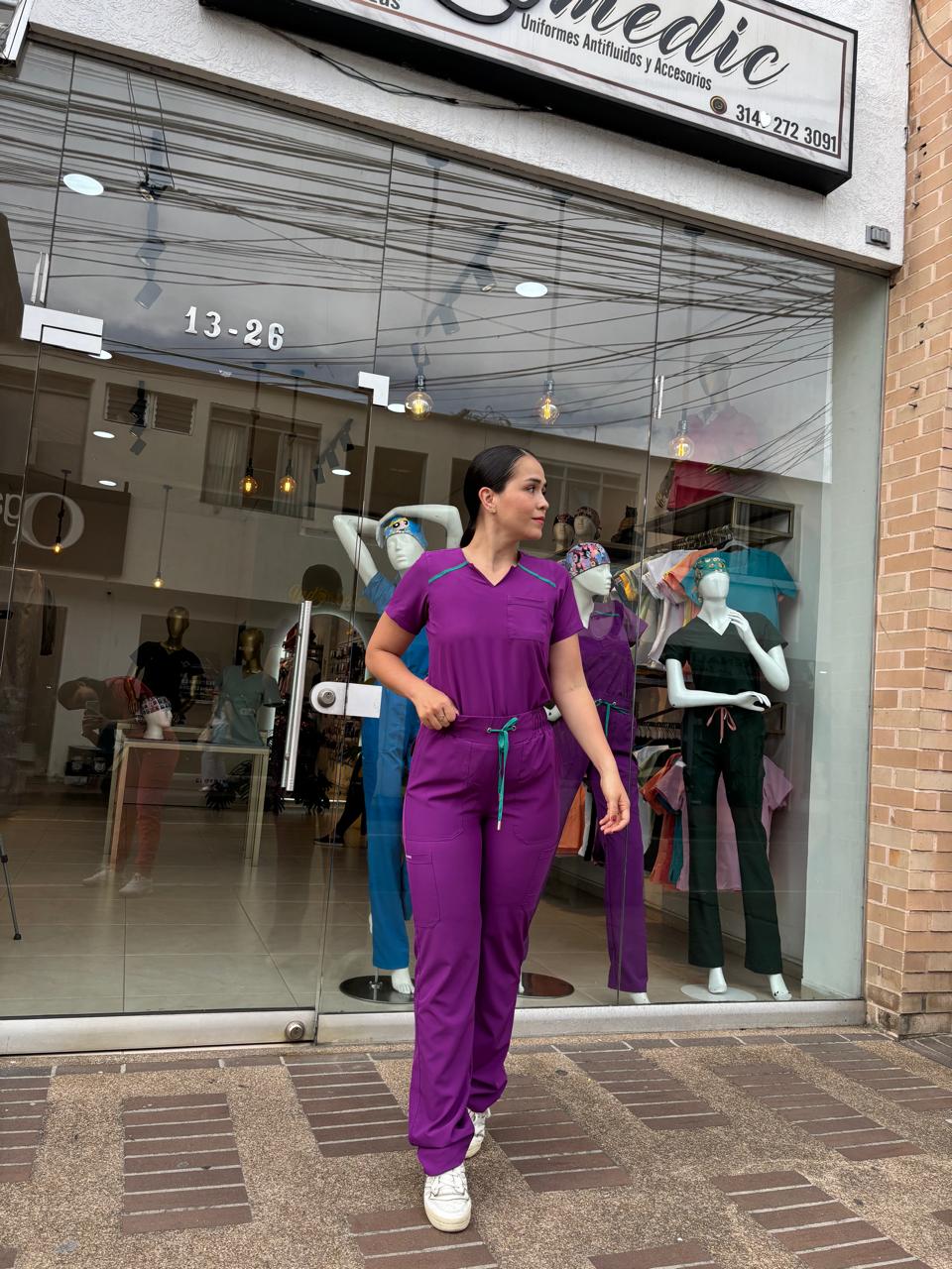 UNIFORME DYNAMIC PURPURA VIVO COMBINACIONES VERDE JADE
