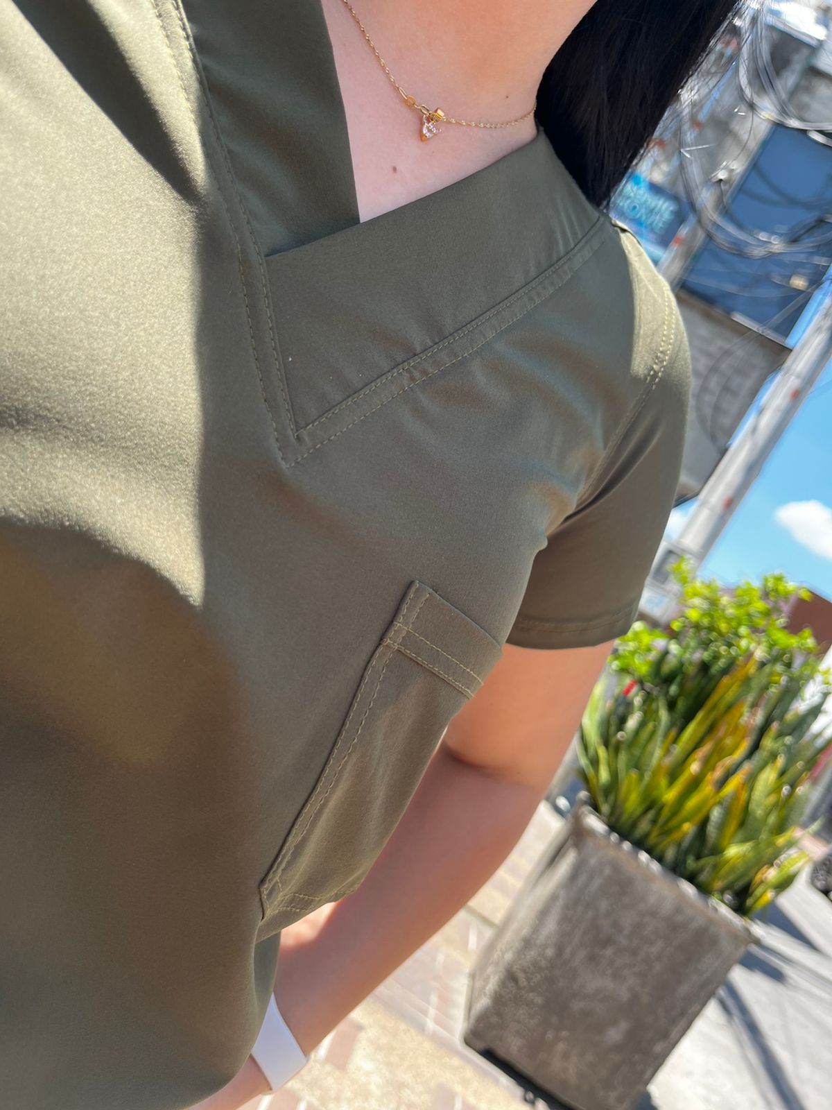UNIFORME JOGGER VERDE MILITAR