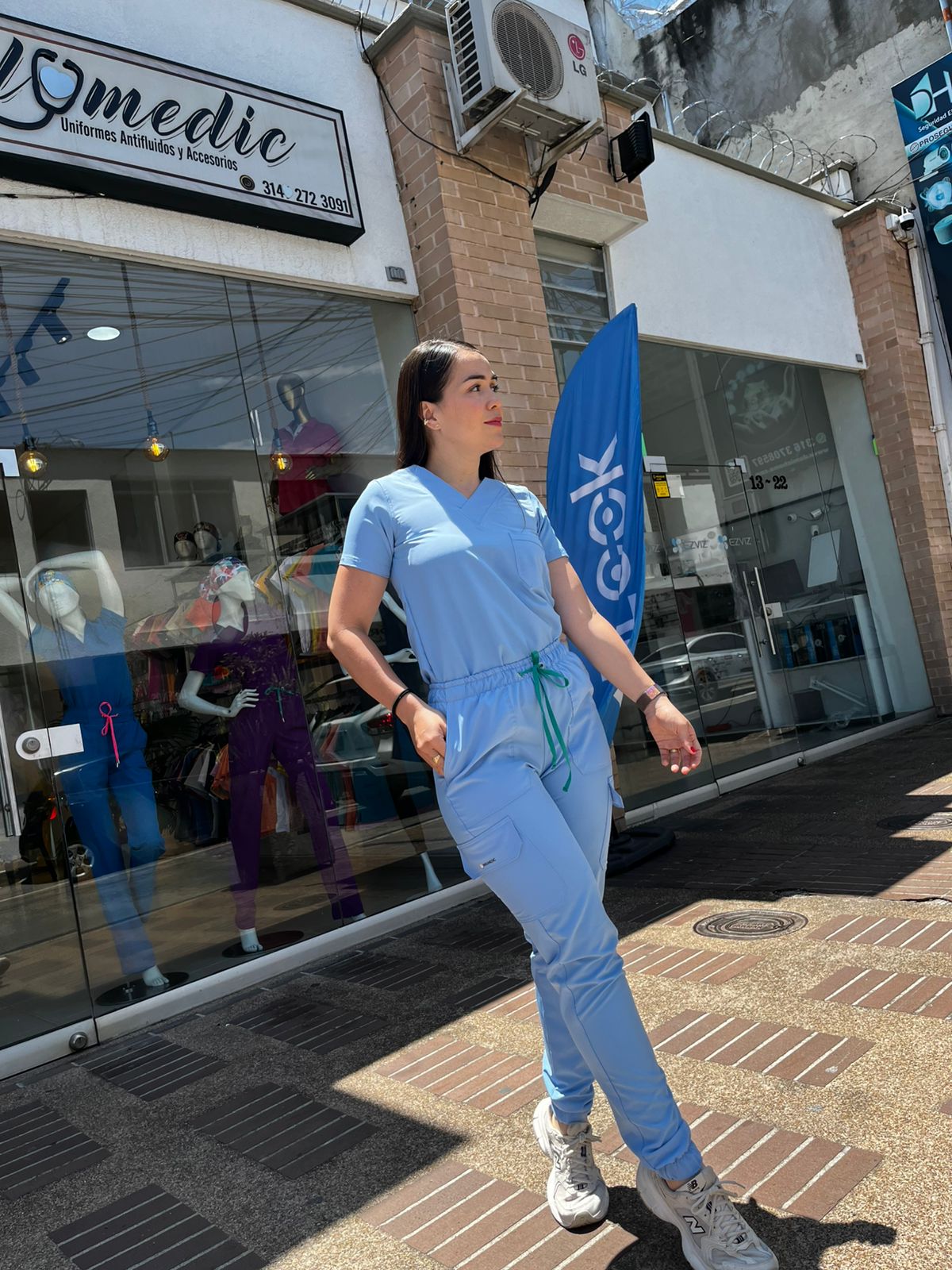 UNIFORME JOGGER AZUL BEBE