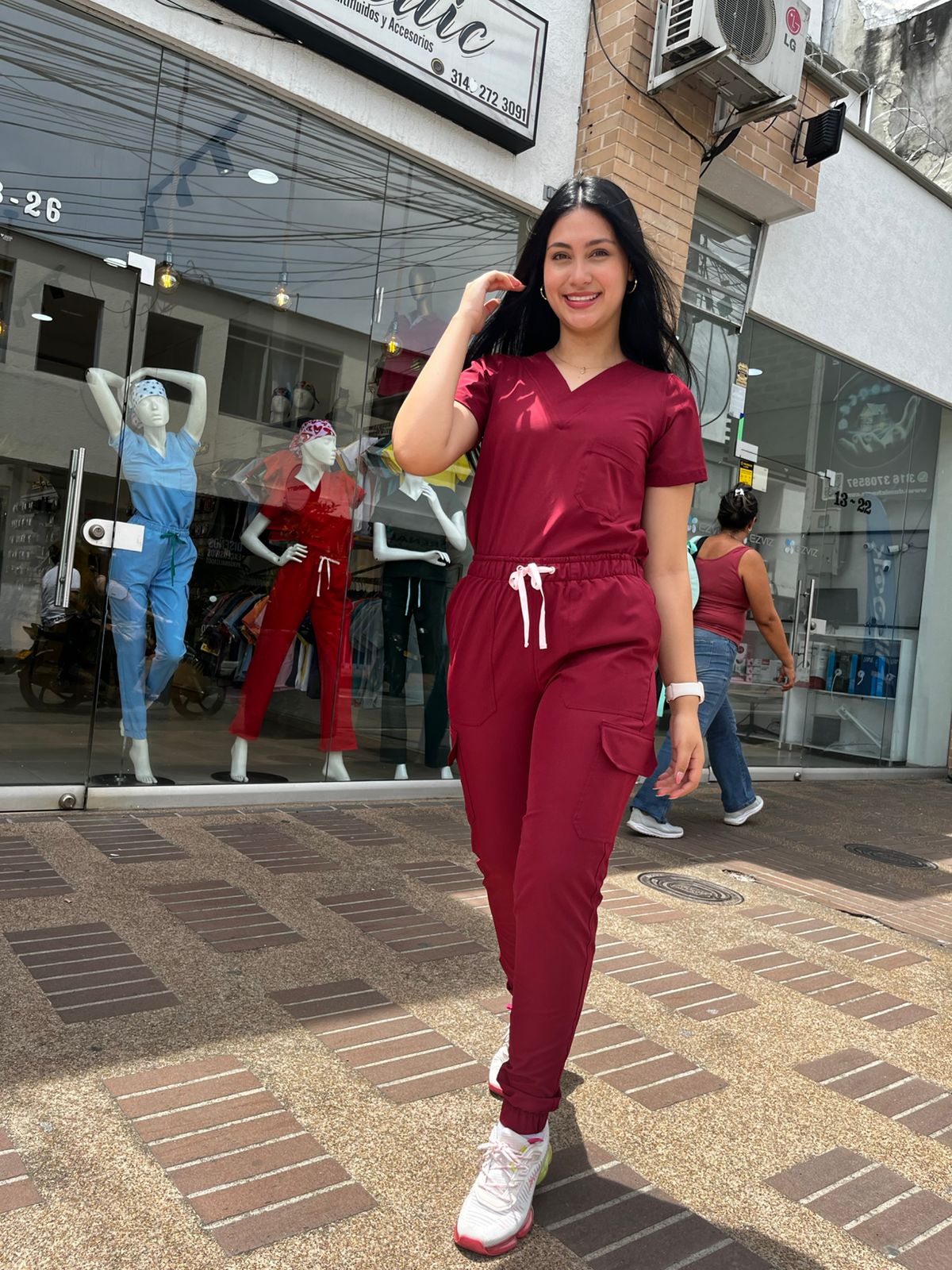 UNIFORME JOGGER VINO TINTO