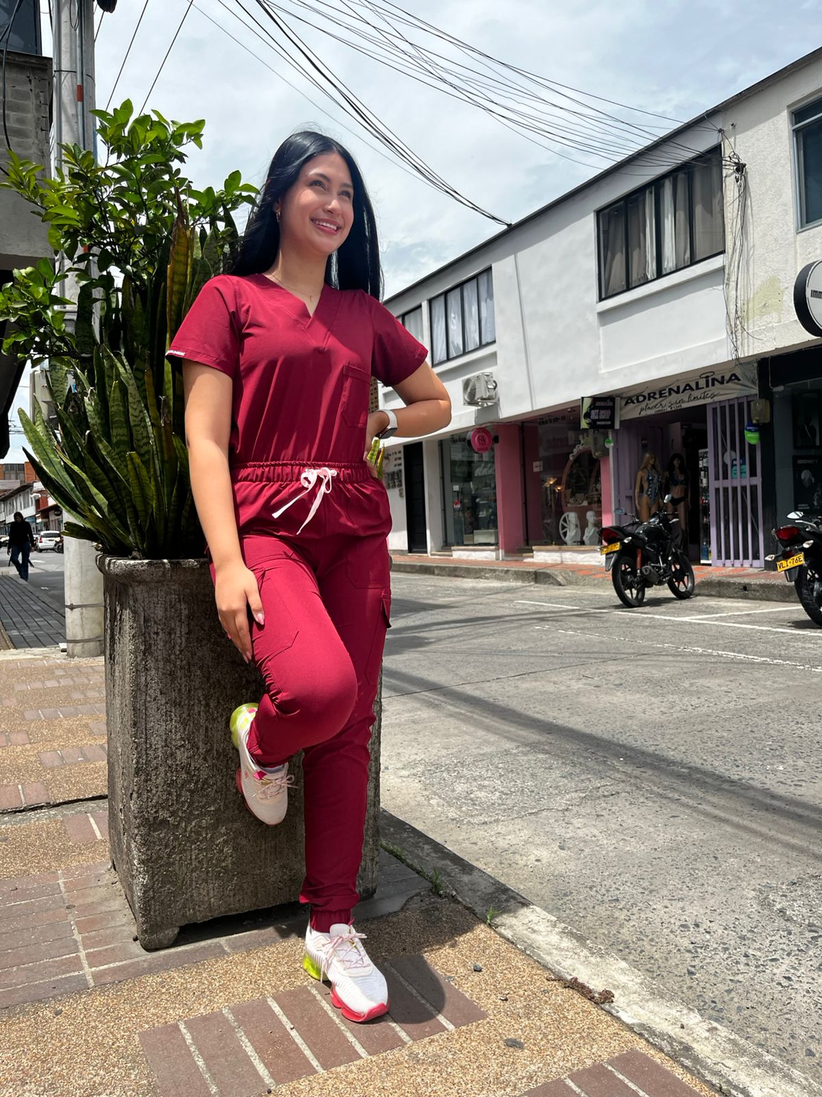 UNIFORME JOGGER VINO TINTO