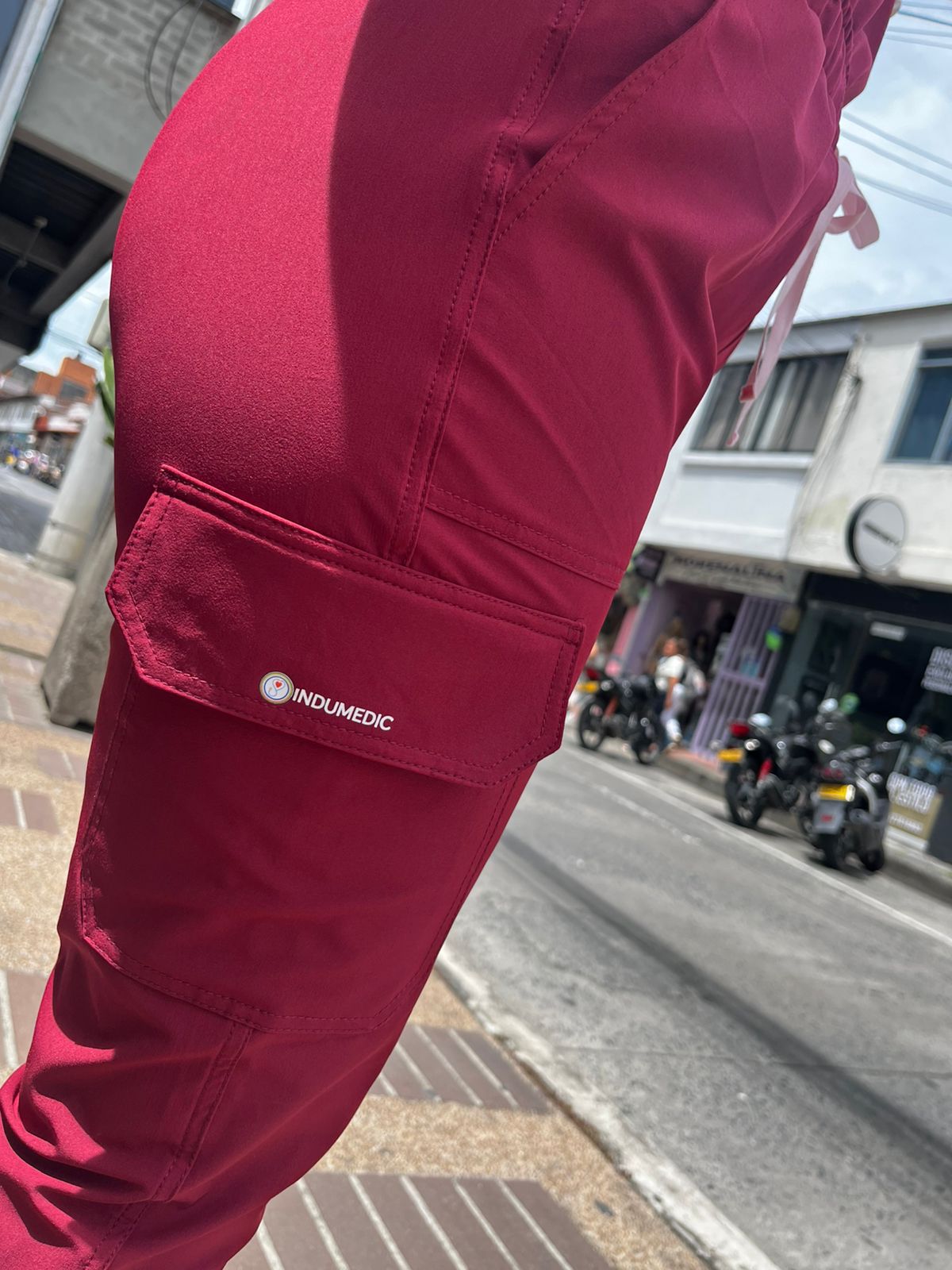 UNIFORME JOGGER VINO TINTO