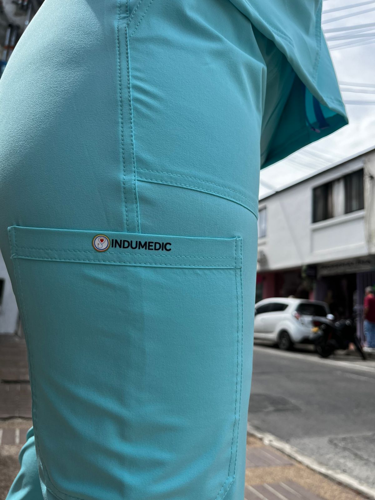 UNIFORME CLASICO VERDE MENTA