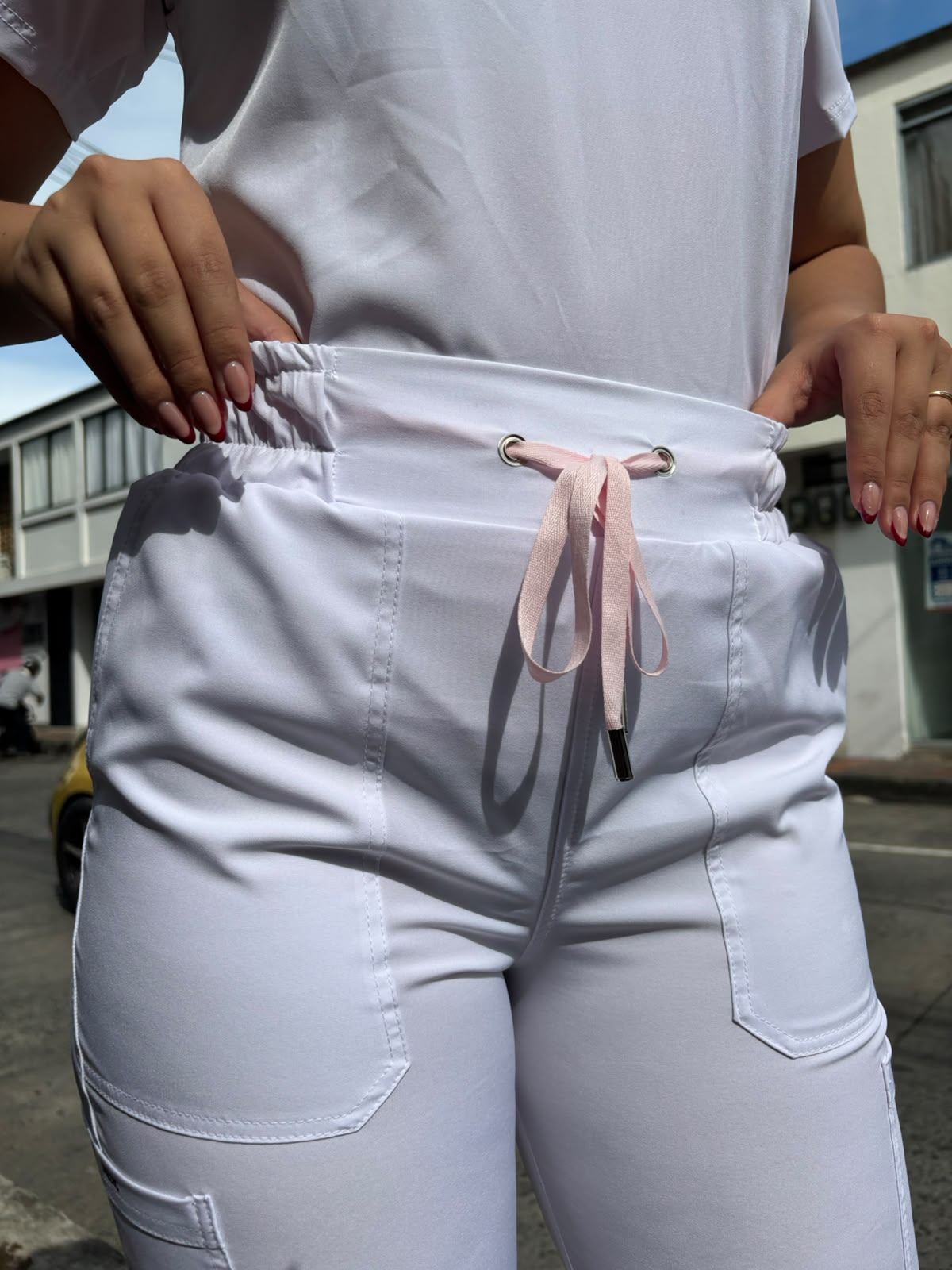 UNIFORME BLANCO CUELLO CORAZON