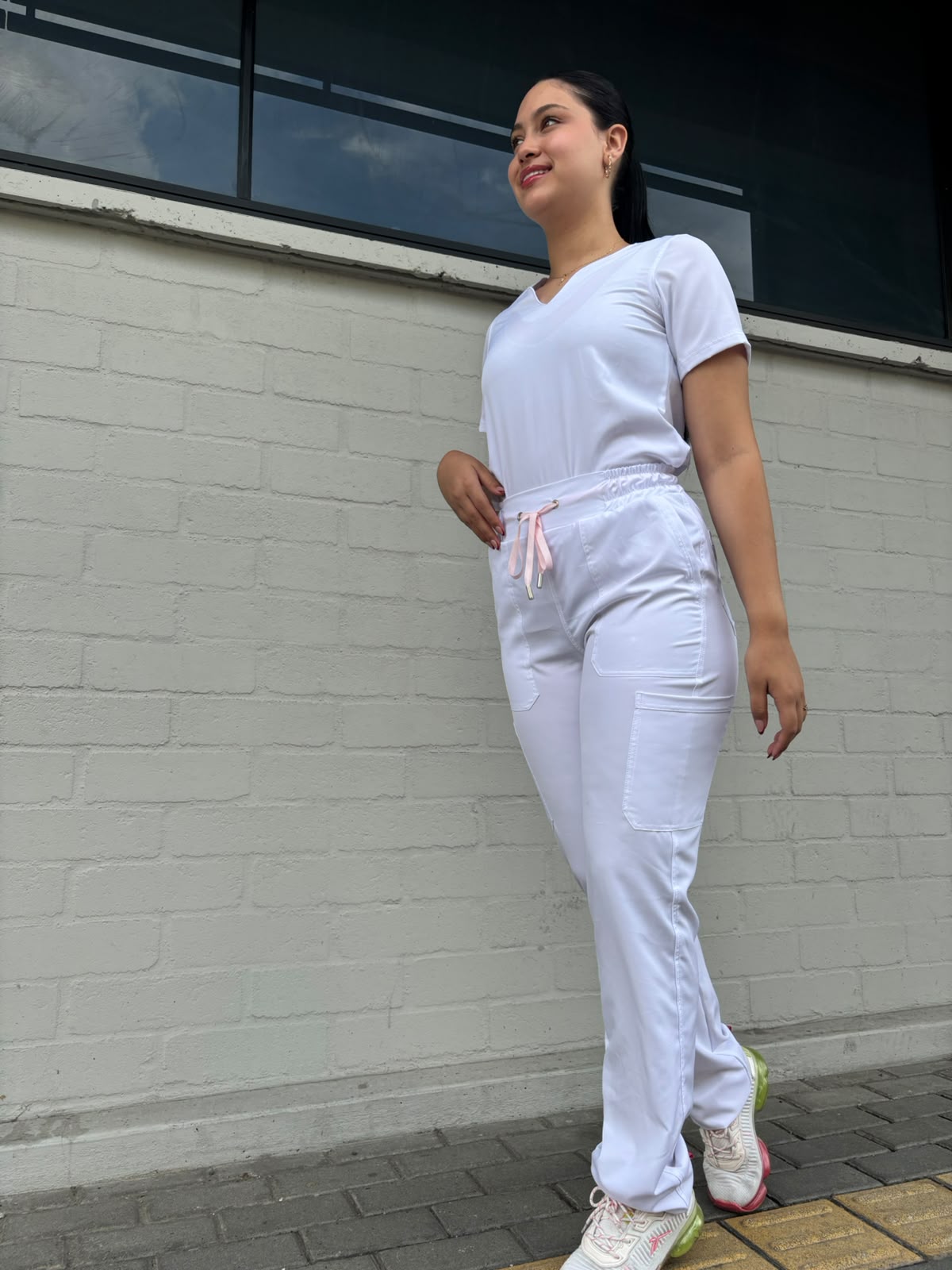 UNIFORME BLANCO CUELLO CORAZON