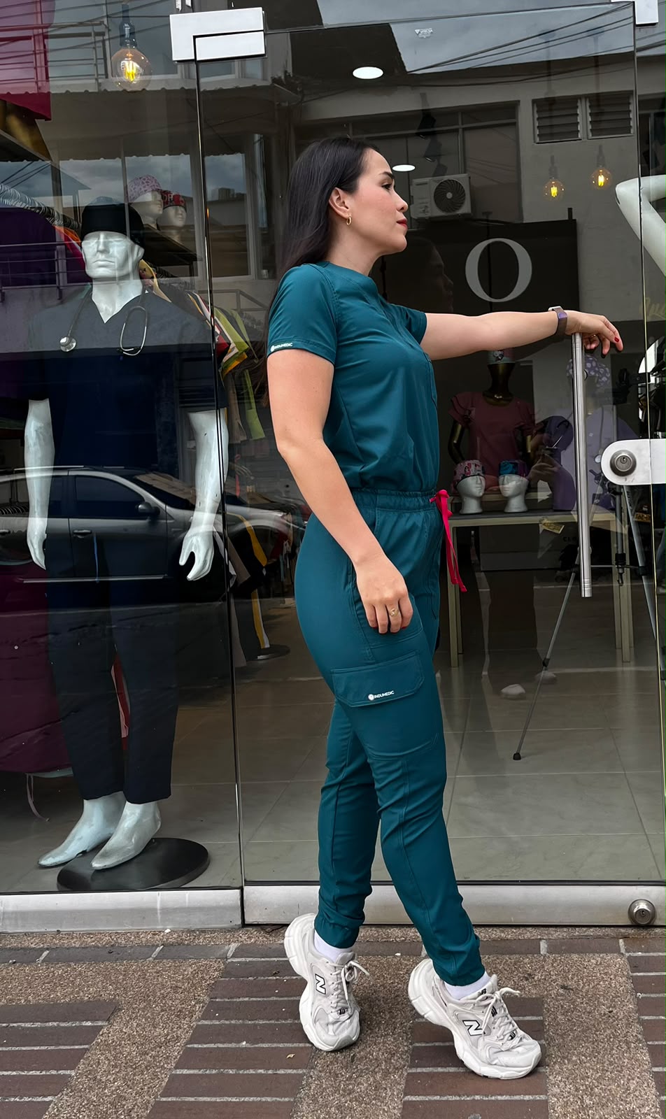 UNIFORME JOGGER VERDE PETROLEO