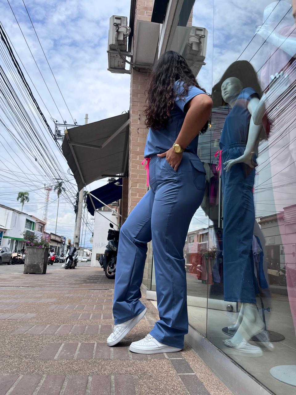 UNIFORME AMOR PROPIO AZUL GRISACEO